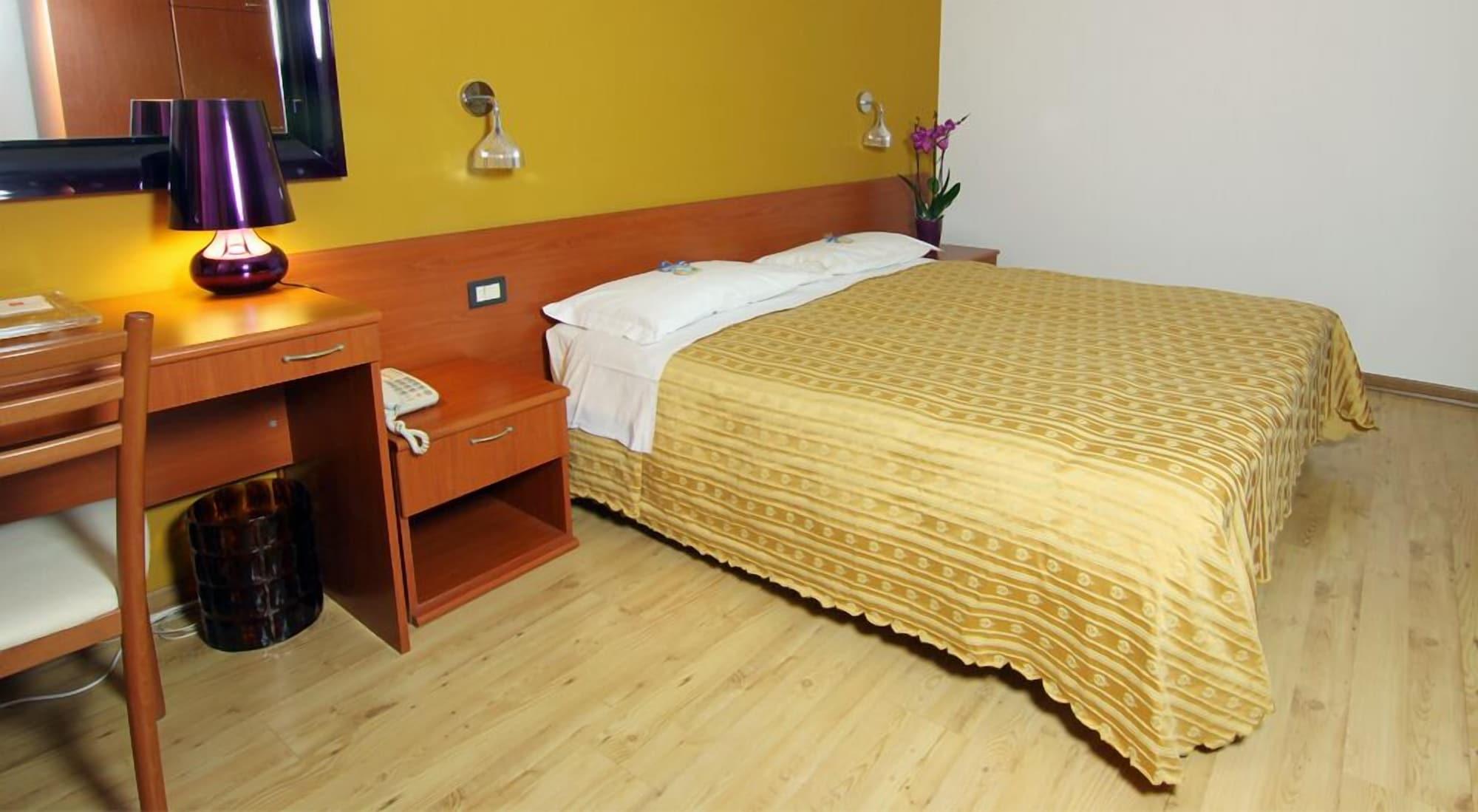 Albergo Al Viale Trieste Bagian luar foto